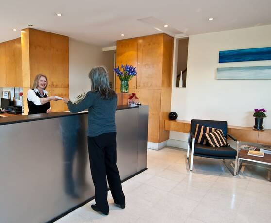 Imagen de los interiores del Hotel Phillip Island Towers. Foto 40