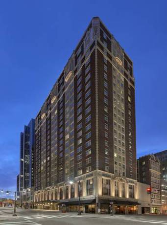 Imagen de la habitación del Hotel Phillips Kansas City Curio Collection By Hilton. Foto 2