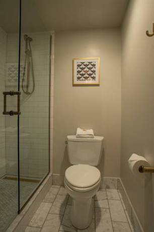 Imagen de la habitación del Hotel Phillips Kansas City Curio Collection By Hilton. Foto 7