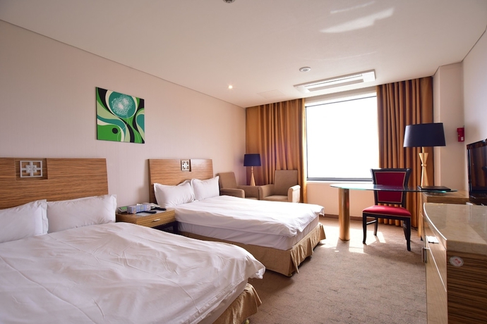 Imagen de la habitación del Hotel Philos. Foto 8