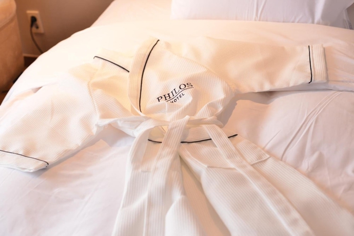 Imagen de la habitación del Hotel Philos. Foto 17