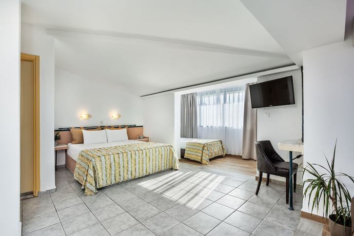 Imagen de la habitación del Hotel Philoxenia Spa. Foto 13