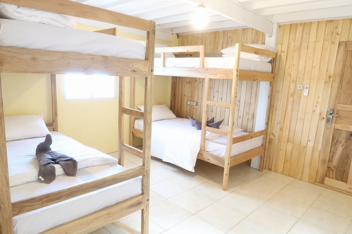 Imagen de la habitación del Hotel Phinisi Hostel Bira. Foto 13