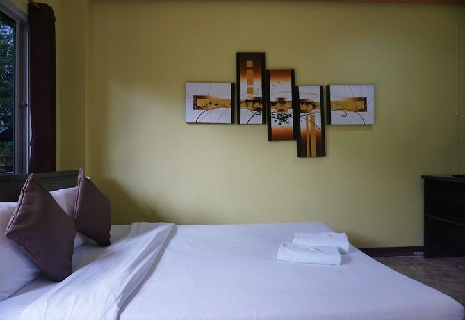 Imagen de la habitación del Hotel Phoemphoon 2. Foto 4