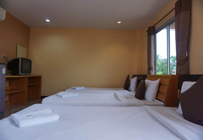Imagen de la habitación del Hotel Phoemphoon 2. Foto 15
