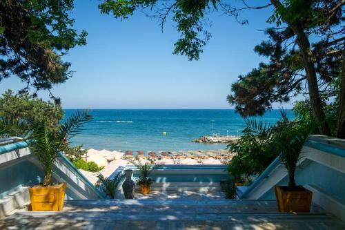 Imagen general del Hotel Phoenicia Blue View. Foto 8