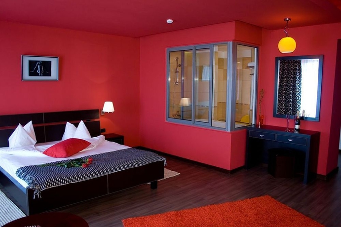 Imagen de la habitación del Hotel Phoenicia Express. Foto 4