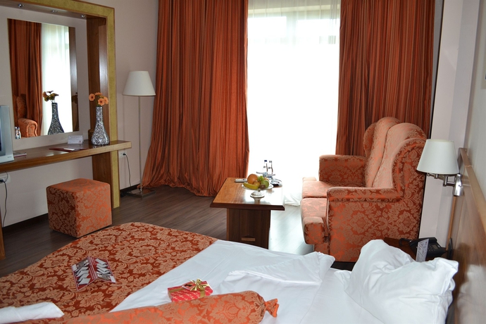 Imagen de la habitación del Hotel Phoenicia Express. Foto 5