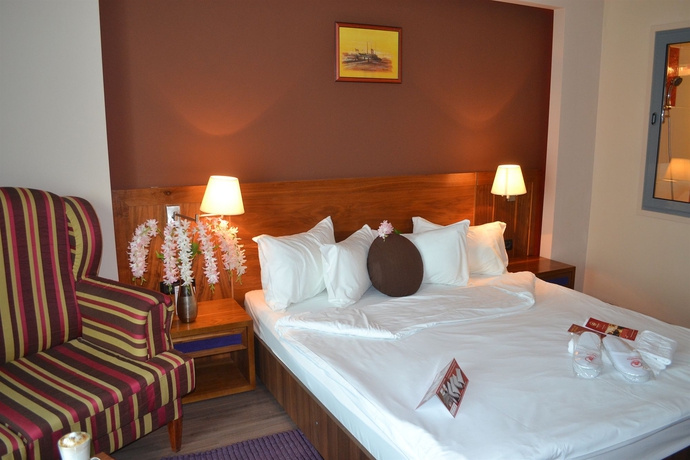 Imagen de la habitación del Hotel Phoenicia Express. Foto 6