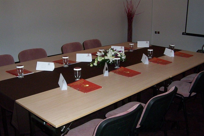 Imagen de los interiores del Hotel Phoenicia Express. Foto 16