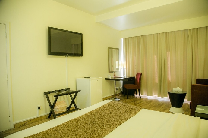 Imagen de la habitación del Hotel Phoenicia. Foto 9