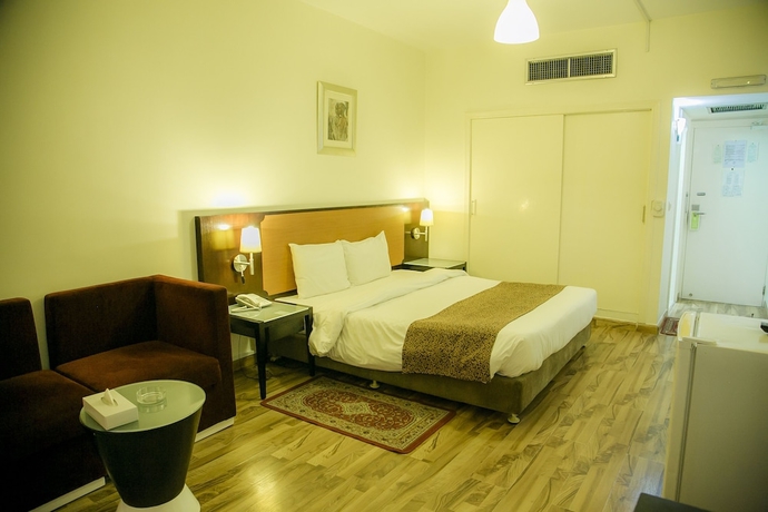 Imagen de la habitación del Hotel Phoenicia. Foto 14