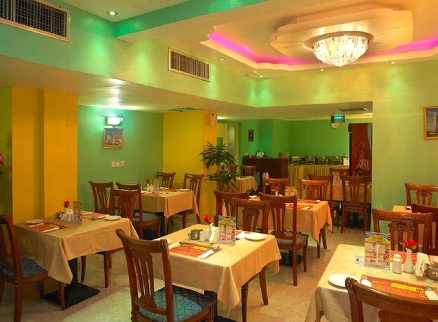 Imagen del bar/restaurante del Hotel Phoenicia. Foto 3