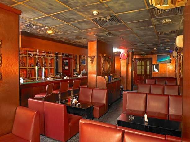 Imagen del bar/restaurante del Hotel Phoenicia. Foto 4