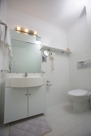 Imagen de la habitación del Hotel Phoenicia Grand. Foto 4