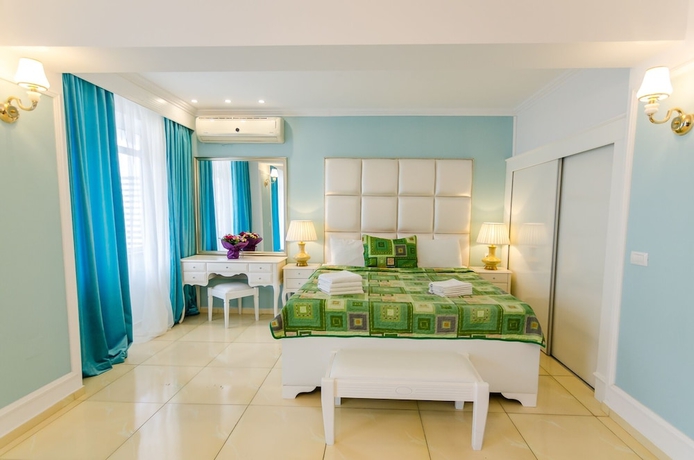 Imagen de la habitación del Hotel Phoenicia Holiday Resort. Foto 2