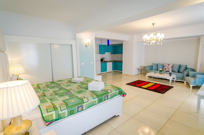 Imagen de la habitación del Hotel Phoenicia Holiday Resort. Foto 14