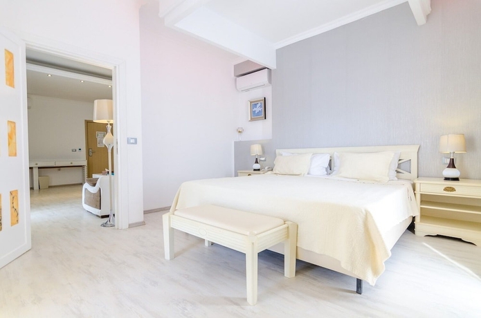 Imagen de la habitación del Hotel Phoenicia Luxury. Foto 6