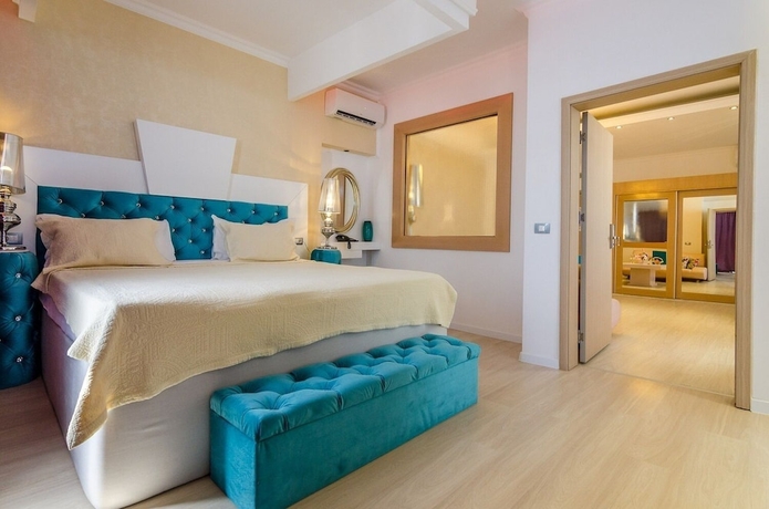 Imagen de la habitación del Hotel Phoenicia Luxury. Foto 8