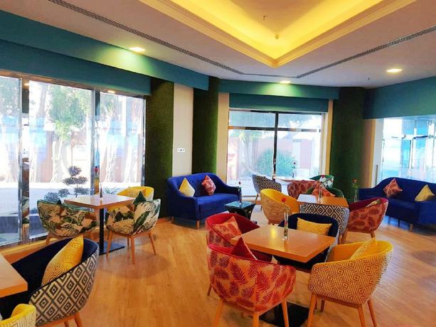 Imagen del bar/restaurante del Hotel Phoenicia Tower. Foto 3