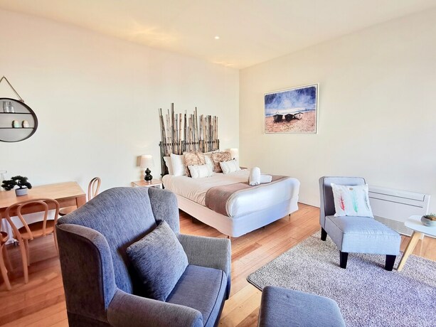 Imagen de la habitación del Hotel Phoenix Apartments. Foto 17
