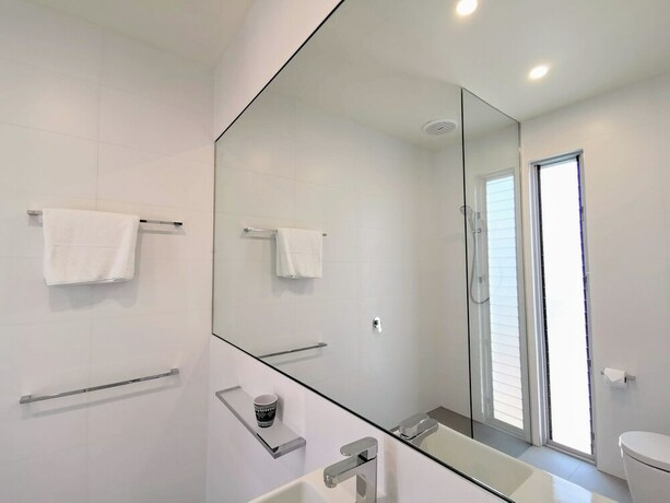 Imagen de la habitación del Hotel Phoenix Apartments. Foto 18