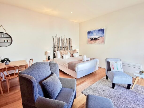 Imagen de la habitación del Hotel Phoenix Apartments. Foto 19