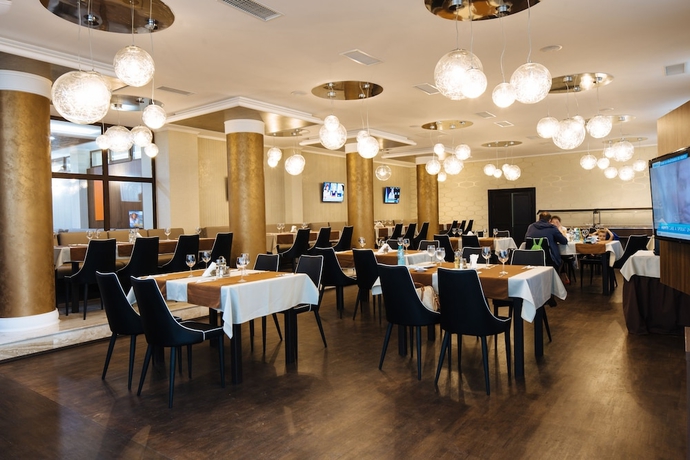 Imagen del bar/restaurante del Hotel Phoenix, Arad. Foto 2