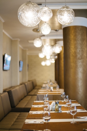 Imagen del bar/restaurante del Hotel Phoenix, Arad. Foto 3