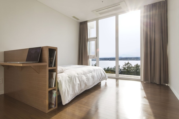 Imagen de la habitación del Hotel Phoenix Island. Foto 5