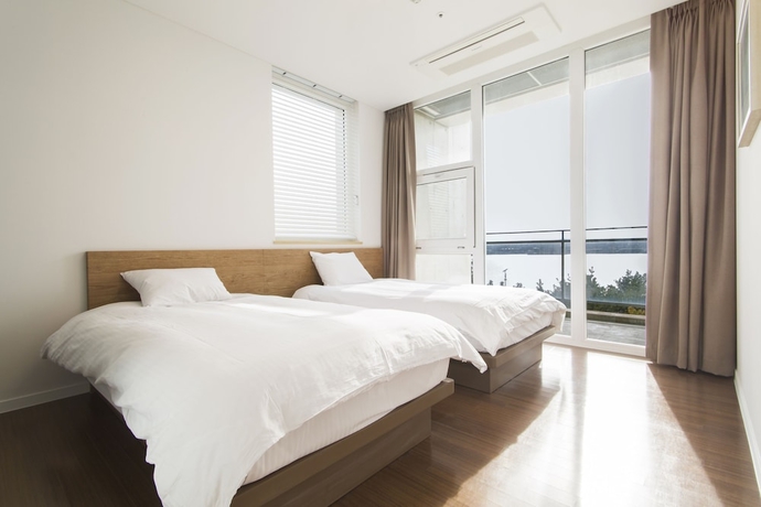 Imagen de la habitación del Hotel Phoenix Island. Foto 6