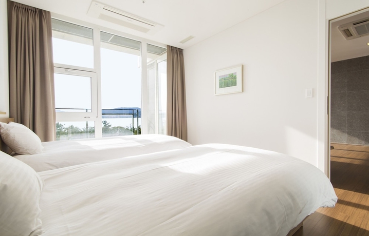 Imagen de la habitación del Hotel Phoenix Island. Foto 7