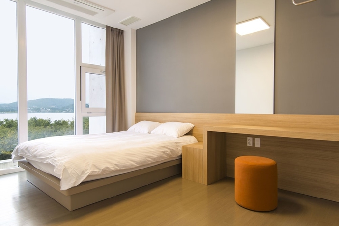 Imagen de la habitación del Hotel Phoenix Island. Foto 9