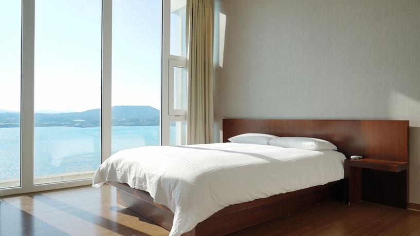 Imagen de la habitación del Hotel Phoenix Island. Foto 16