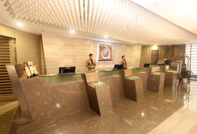 Imagen de los interiores del Hotel Phoenix Jinghua Hotel. Foto 19