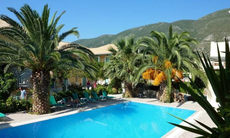 Imagen de la piscina del Hotel Phoenix, L&eacute;ucade. Foto 18