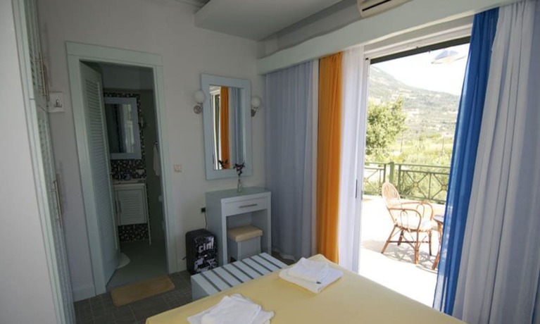 Imagen de la habitación del Hotel Phoenix, L&eacute;ucade. Foto 6