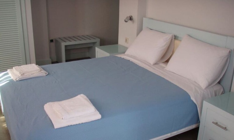 Imagen de la habitación del Hotel Phoenix, L&eacute;ucade. Foto 7