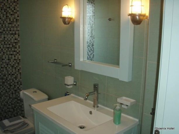 Imagen de la habitación del Hotel Phoenix, L&eacute;ucade. Foto 13