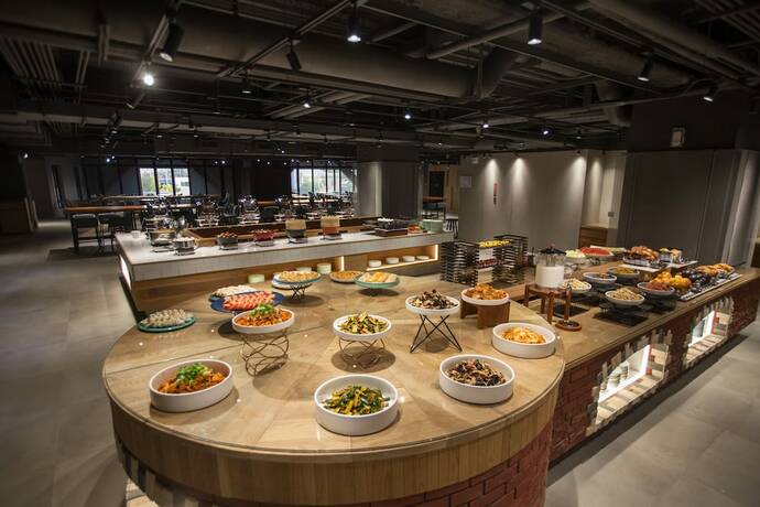 Imagen del bar/restaurante del Hotel Phoenix, Taichung. Foto 9