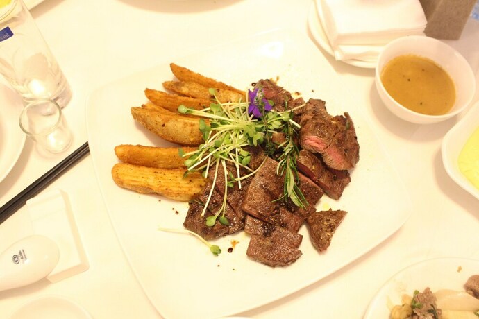 Imagen del bar/restaurante del Hotel Phoenix, Vi Thanh. Foto 16