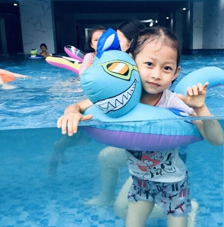 Imagen de la piscina del Hotel Phoenix, Vi Thanh. Foto 33