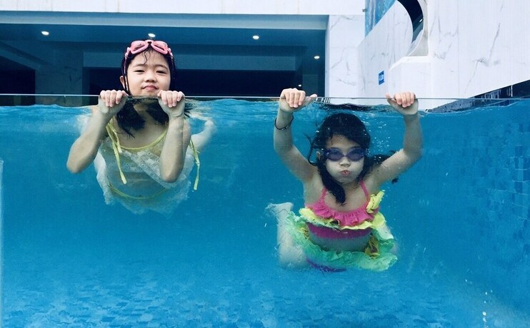 Imagen de la piscina del Hotel Phoenix, Vi Thanh. Foto 36