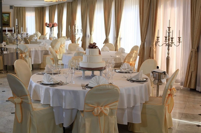 Imagen de los interiores del Hotel Phoenix, Zagreb. Foto 12