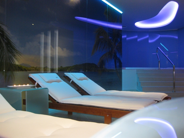 Imagen de la piscina del Hotel Phoenix, Zagreb. Foto 16