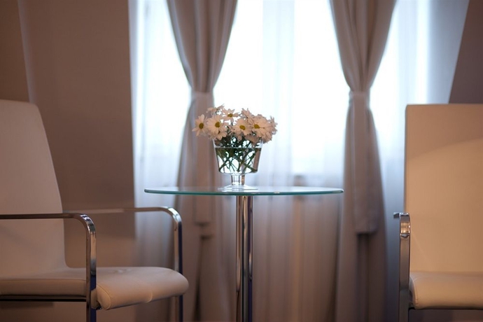 Imagen de los interiores del Hotel Phoenix, Zagreb. Foto 14