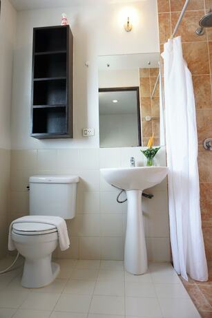 Imagen general del Hotel Phompassorn Apartment. Foto 2