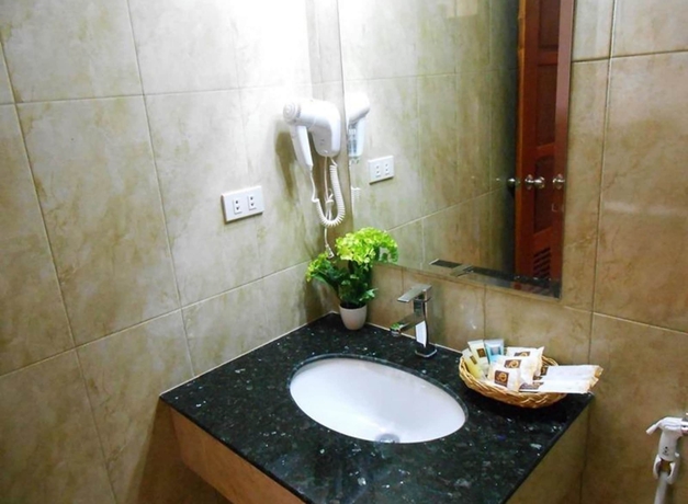 Imagen de la habitación del Hotel Phonethip Plaza. Foto 8