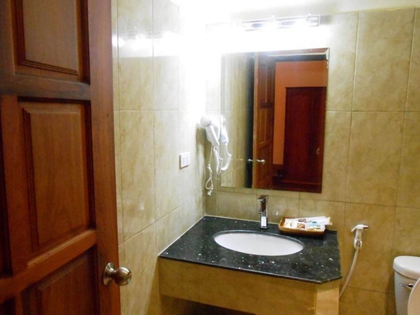 Imagen de la habitación del Hotel Phonethip Plaza. Foto 11