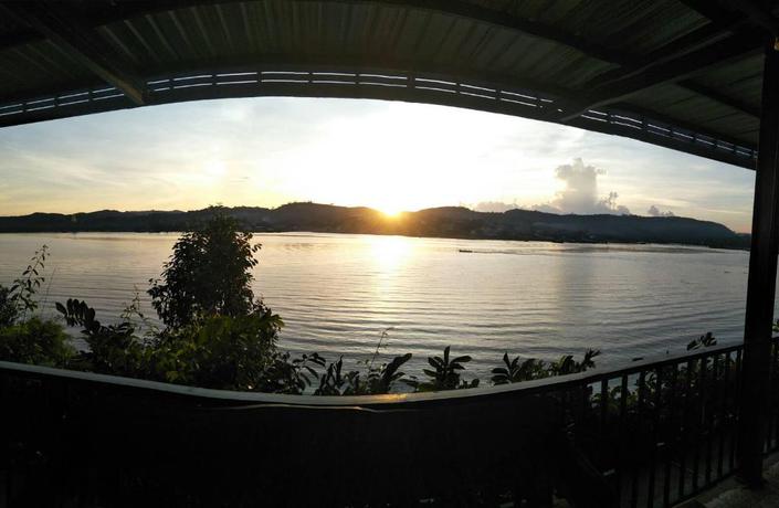 Imagen general del Hotel Phornpailin Riverside Resort. Foto 6